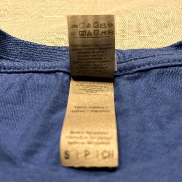 GILDAN TEE SHIRT - Picture 5 of 5